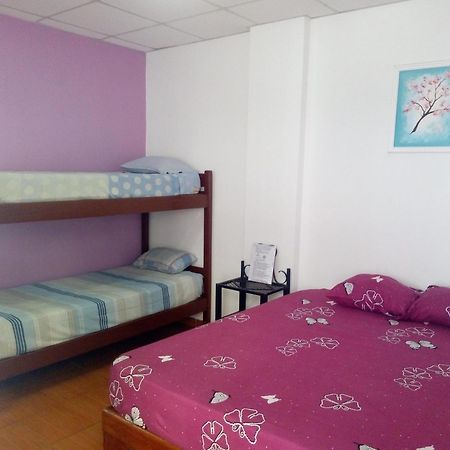 Residencial Santiago Habitaciones Hotel Bed & Break Fast Посадас Екстериор снимка