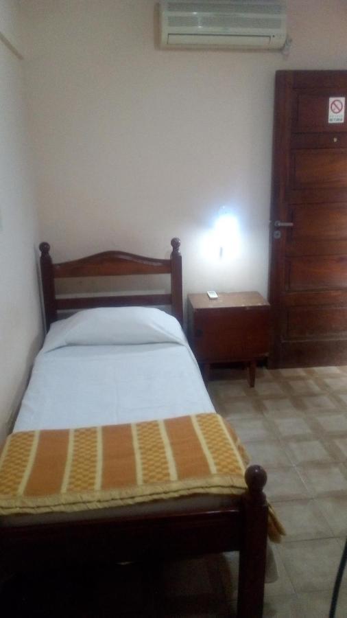 Residencial Santiago Habitaciones Hotel Bed & Break Fast Посадас Екстериор снимка