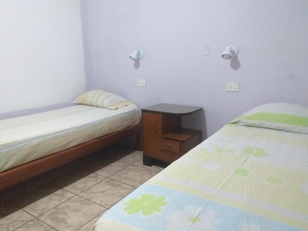 Residencial Santiago Habitaciones Hotel Bed & Break Fast Посадас Екстериор снимка
