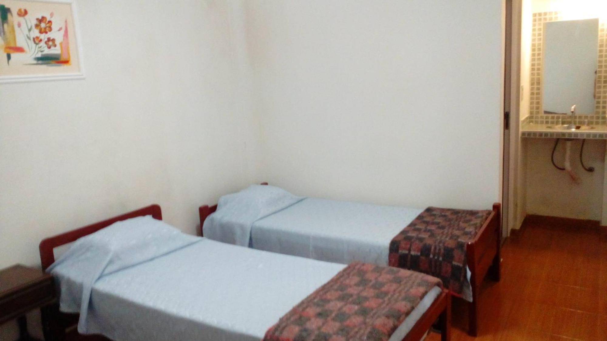 Residencial Santiago Habitaciones Hotel Bed & Break Fast Посадас Екстериор снимка