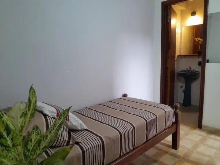Residencial Santiago Habitaciones Hotel Bed & Break Fast Посадас Екстериор снимка