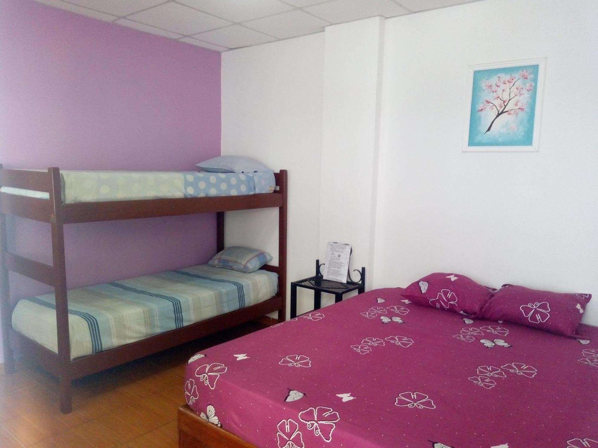 Residencial Santiago Habitaciones Hotel Bed & Break Fast Посадас Екстериор снимка